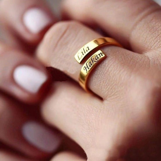 ELEGANT COUPLE NAME RING